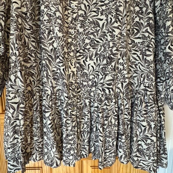 H&M Dress (M) - Picture 1 of 7